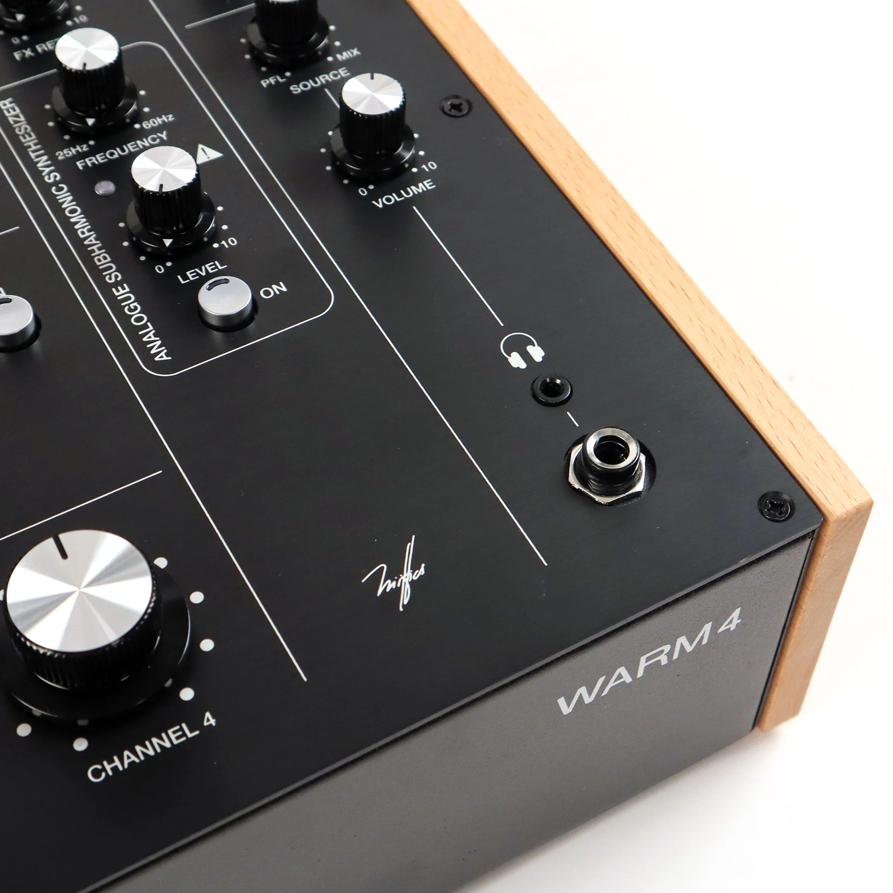 Ecler: WARM4 Four-Channel Analogue Rotary Mixer - Image 7