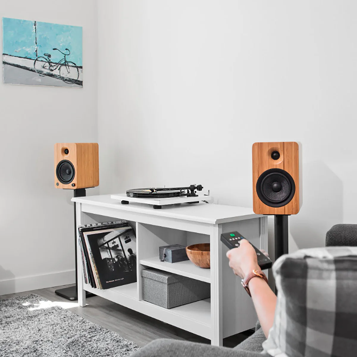 Kanto: SP26PLW Speaker Stands for YU4 / YU6 / TUK (26" Height / White / Pair) - Image 5