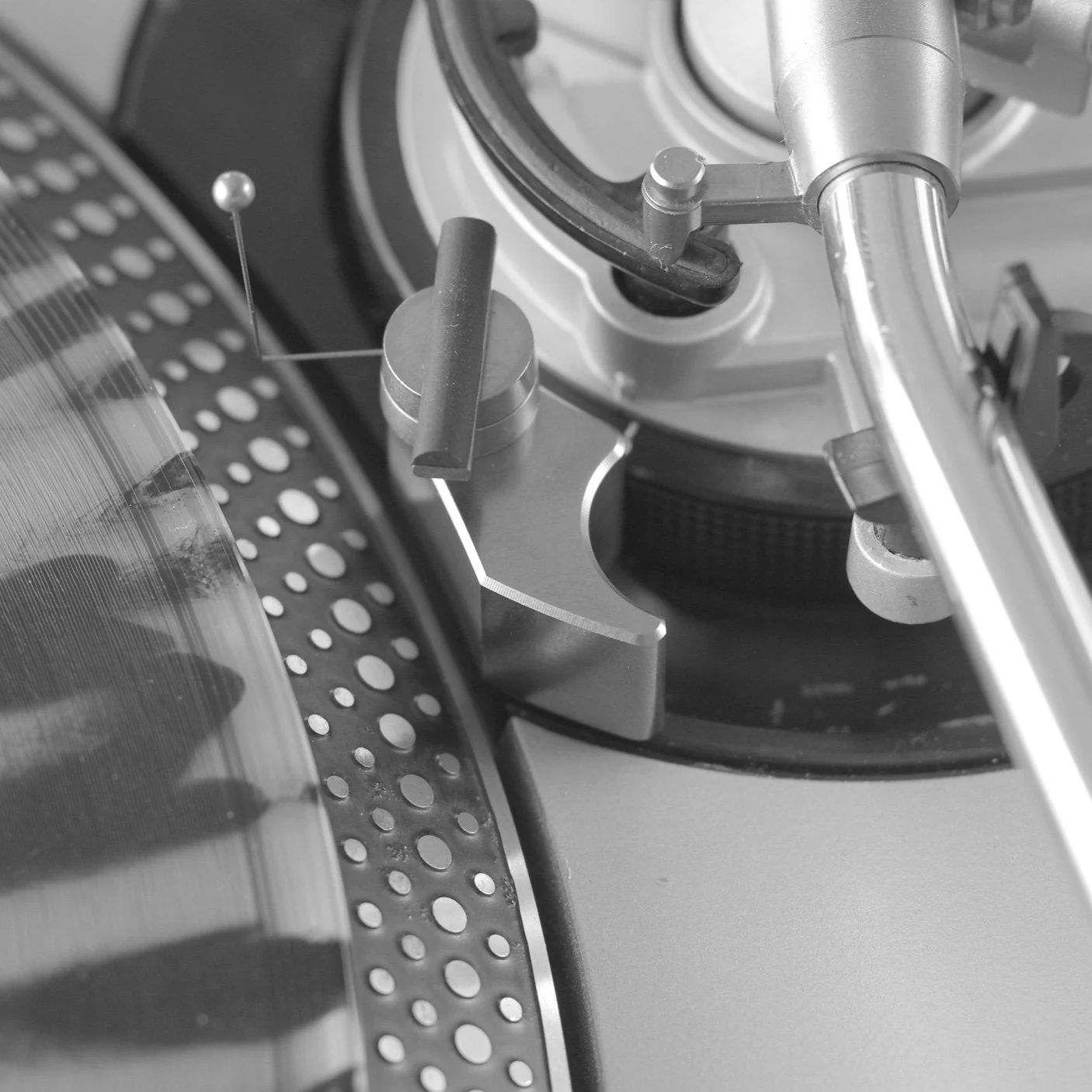 Little Fwend: Automatic Tonearm Lifter for Technics 1200 - Disco Model MKIlI - Image 4