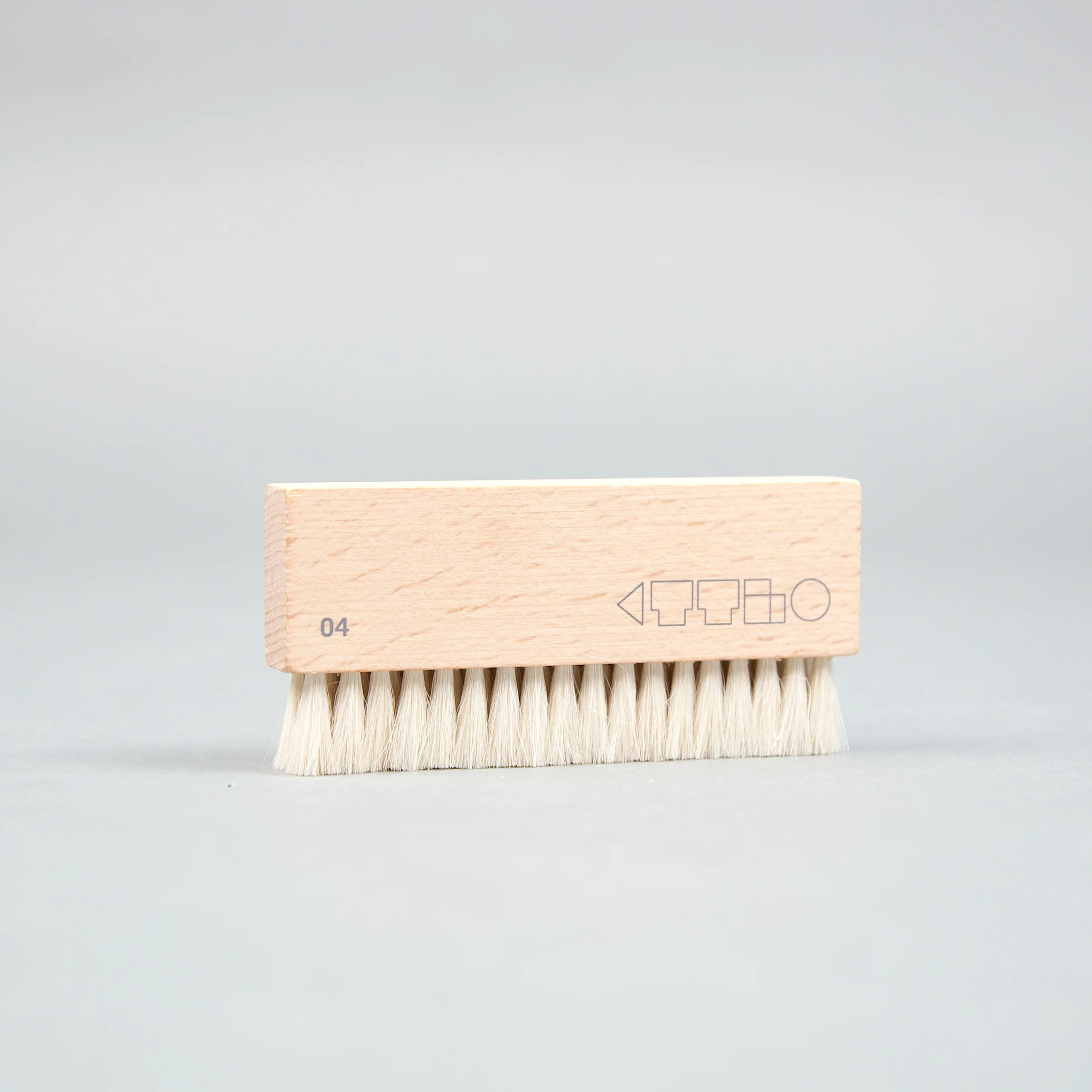 Turntable Lab: Wet+Dry Goat Hair Vinyl Record Brush - Image 2